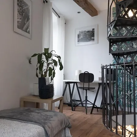 Maison Dans Le Centre Historique Pour 6 Personnes Avec Terrasse Et Parking *