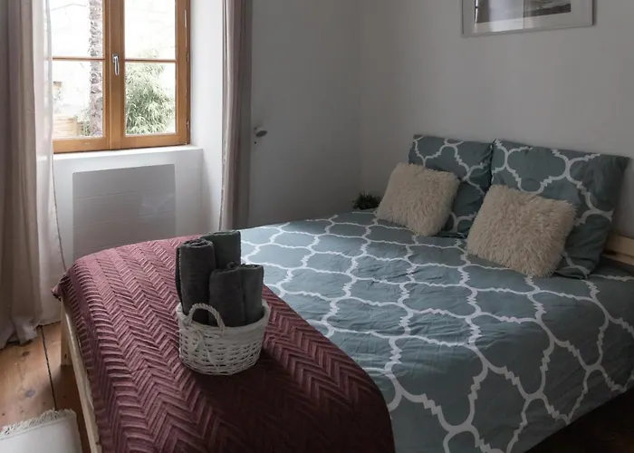 Maison Dans Le Centre Historique Pour 6 Personnes Avec Terrasse Et Parking Vila