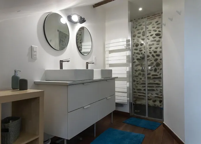 Maison Dans Le Centre Historique Pour 6 Personnes Avec Terrasse Et Parking * Pau