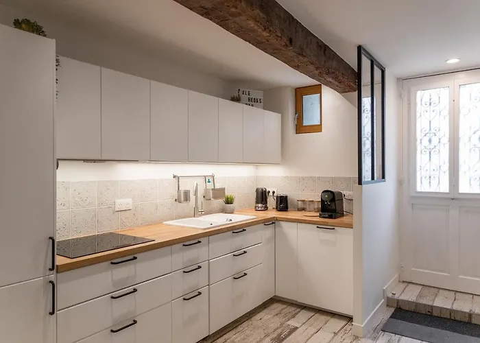 Maison Dans Le Centre Historique Pour 6 Personnes Avec Terrasse Et Parking Pau