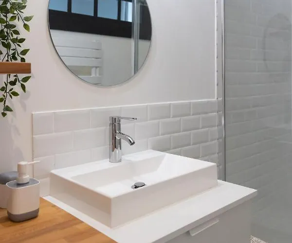 Maison Dans Le Centre Historique Pour 6 Personnes Avec Terrasse Et Parking Vila Pau